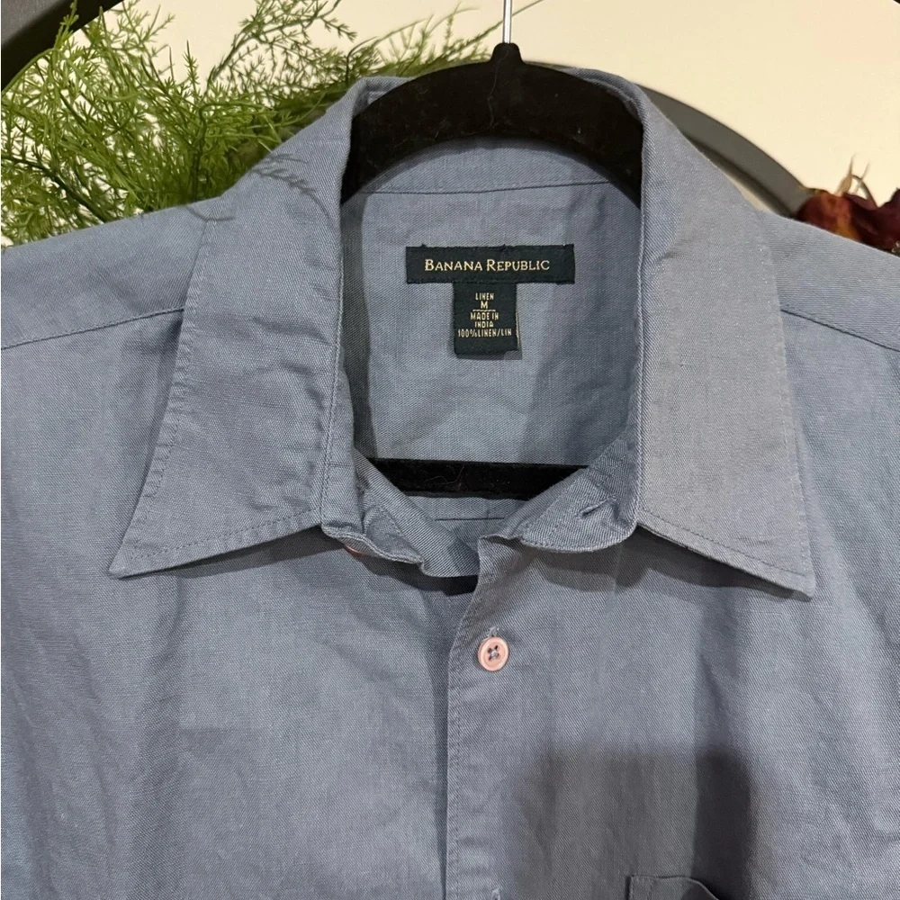 Banana Republic blue Gray Casual Button-Down Shirt size medium
